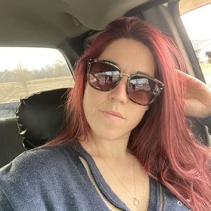 Meet your Posher, Desma